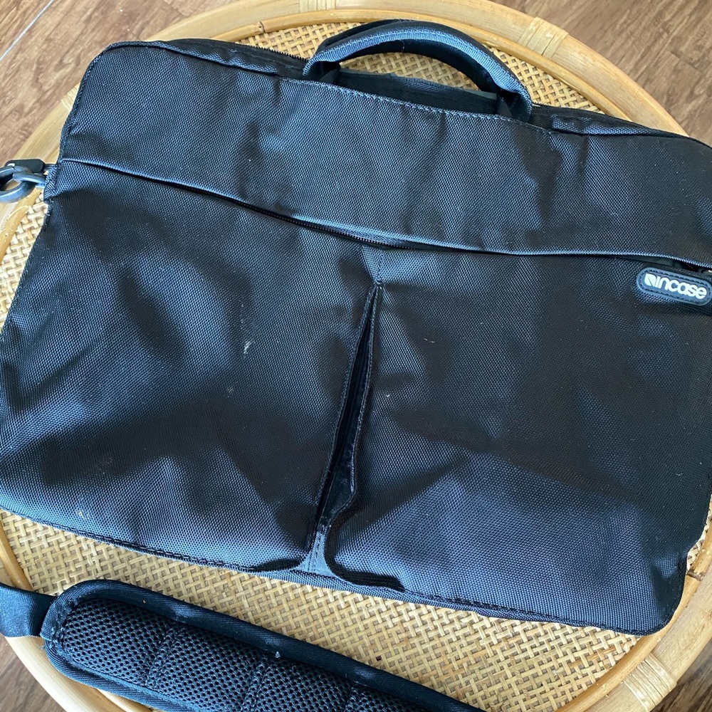 Incase 15in Laptop Case